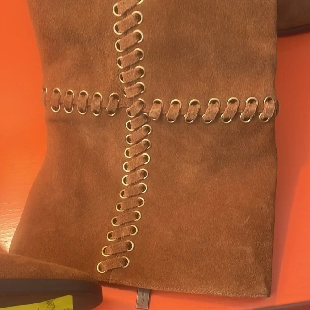 Michael Kors  🎉HP🎉🎈Sale🎈tan high suede boots   SALE
